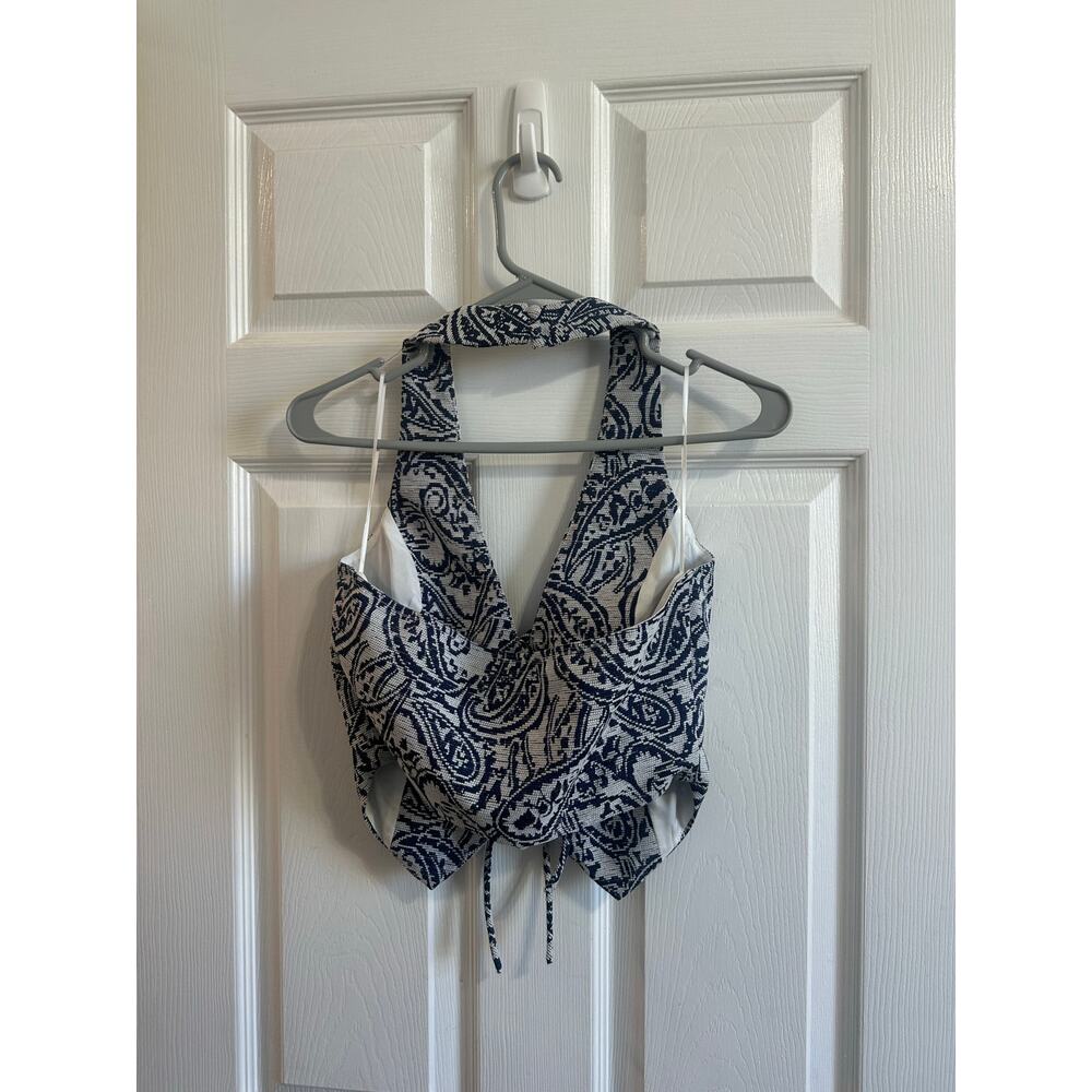 Vici NWT Lush Lotus Front Tie Crop Top Halter Blue Tapestry Sz S - Picture 5 of 8